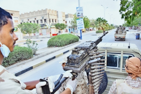 محافظ حضرموت يوجه القوات الأمنية بالانتشار في الشوارع