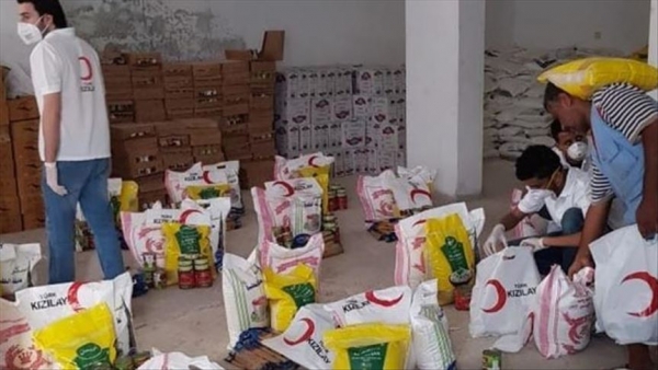 الهلال التركي يوزع ألفي سلة غذائية بمأرب‎