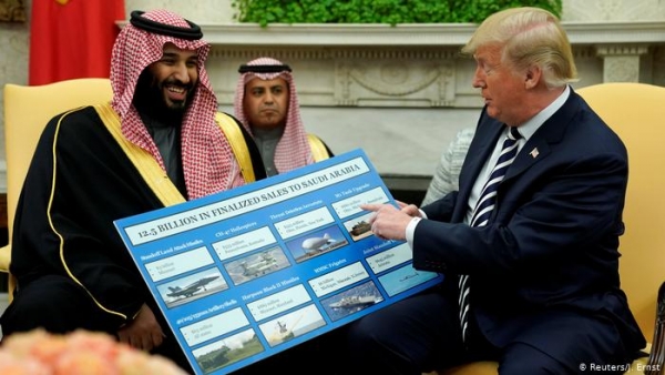 سيناتور أمريكي: ترامب يسعى لإبرام صفقة تسليح مع السعودية رغم مساعي الأخيرة إنهاء حربها الفاشلة باليمن