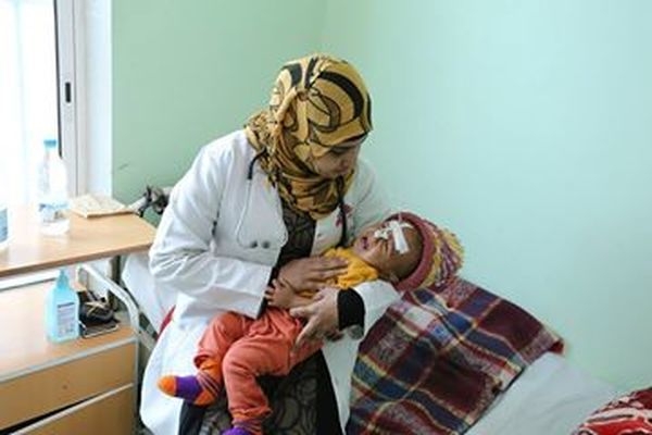 أطباء بلا حدود : سنغلق قسم العيادات الخارجية لرعاية الأطفال بمستشفى الأم بالحوبان