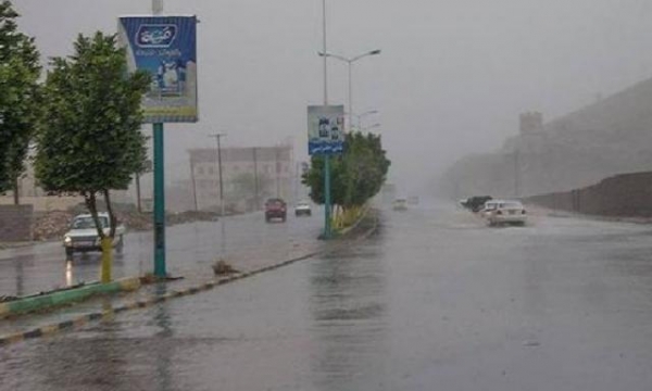 شرطة المهرة تحذر من البقاء في الأماكن المنخفضة في ظل توقعات هطول أمطار غزيرة
