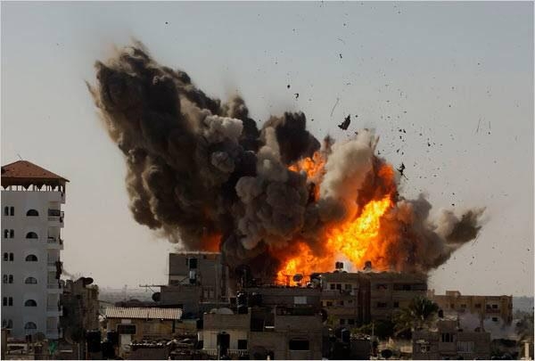 جماعة الحوثي: قصف للتحالف يعطل الاتصالات في 15 مديرية باليمن