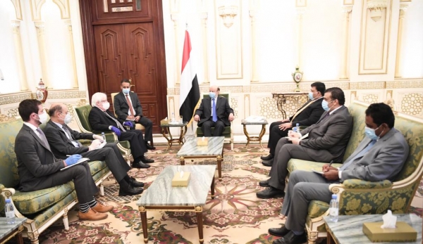 غريفيث يناقش مع الرئيس هادي مسودة لوقف شامل لإطلاق النار في اليمن