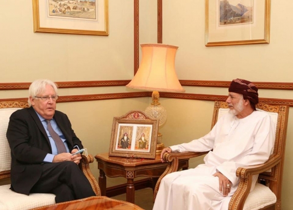 غريفيث يبحث مع وزير الشؤون الخارجية العماني جهود تحقيق السلام في اليمن