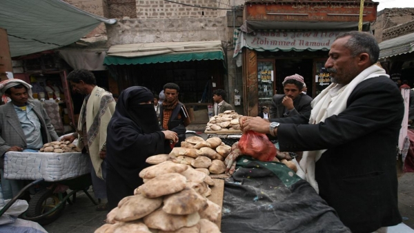 أزمة خبز في اليمن... وإغلاق 50% من الأفران