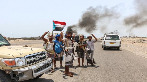 دبلوماسي يمني يحذر السعودية والمنطقة من دعم انفصال جنوب اليمن