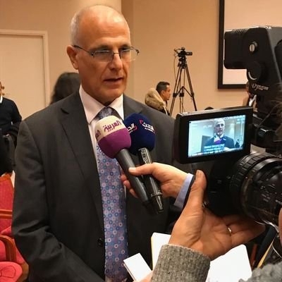 السفير البريطاني: أشعر بالأسف لسقوط مدنيين جراء القصف الجوي في الجوف