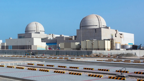 تسرب محتمل وتساؤل عن الجدوى وفضائح للشركة المنفذة.. خبراء يدقون ناقوس الخطر بشأن مفاعل الإمارات النووي