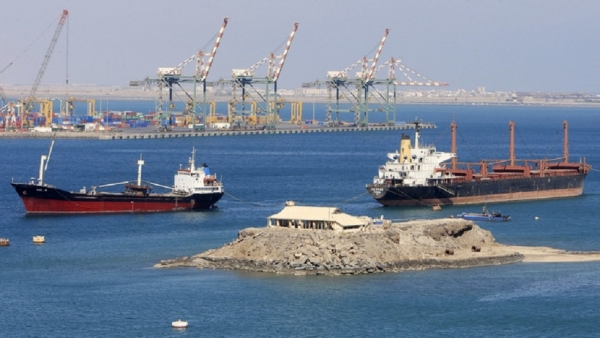 النائب العام يوجه بالتحقيق بشأن وجود 130 حاوية من نترات الأمونيوم في ميناء عدن