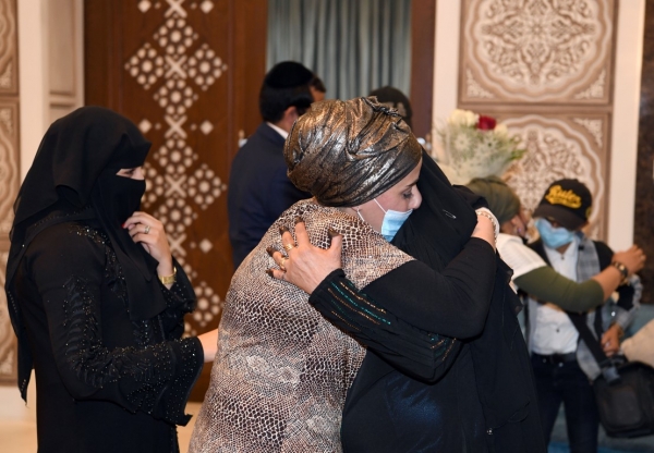 عائلة يمنية يهودية تجتمع بعد فراق دام 15 عاما