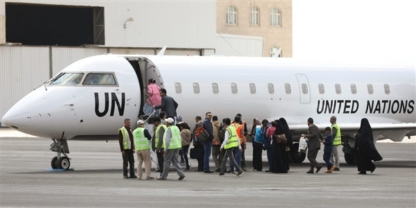 الحكومة: إغلاق الحوثيين لمطار صنعاء محاولة يائسة لسرقة 50 مليار من عائدات الوقود في الحديدة