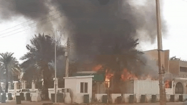 حريق ضخم في الملحقية الثقافية السعودية بالخرطوم