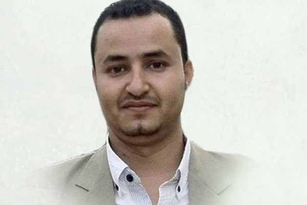 شقيق الصحفي المنصوري يتهم لجنة تبادل الأسرى الحكومية بالتلاعب بملف المعتقلين