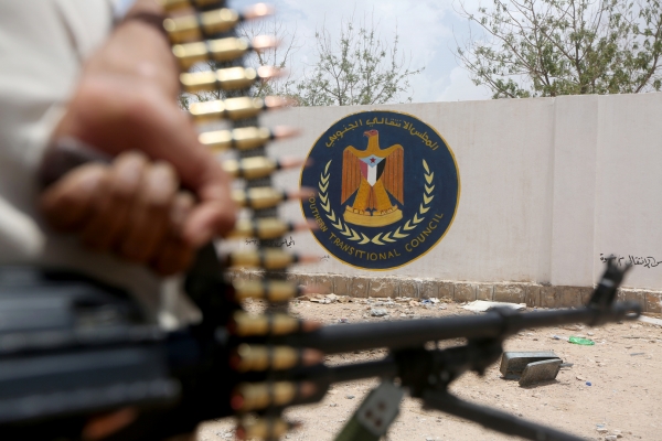 الانتقالي يحاكم عسكريين تابعين للحكومة في عدن