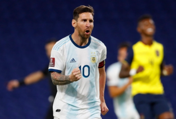 ميسي يقود الأرجنتين للفوز بتصفيات مونديال قطر 2022 وسواريز يسجل بفوز أوروغواي على تشيلي