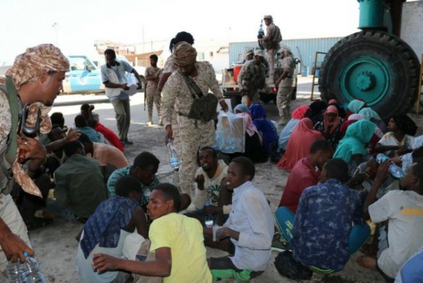 ضبط 130 مهاجرا إفريقيا غير شرعيين في الساحل الغربي لليمن