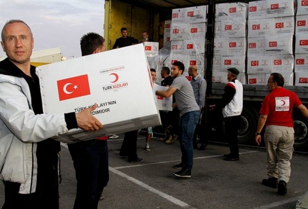 تركيا توزع أكثر من ألف سلة غذائية في جنوب اليمن