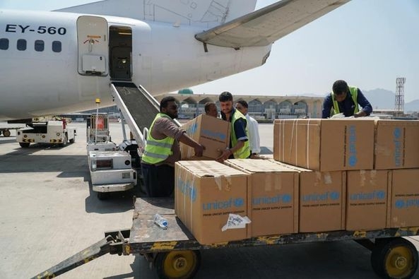 وصول طائرتين لليونيسف إلى مطار عدن تحملان إمدادات طبية