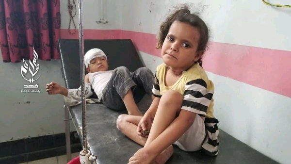 إصابة امرأة وطفلين في قصف مدفعي للحوثيين على مدينة تعز (صور)