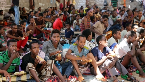 الهجرة الدولية: 2600 مهاجر تقطعت بهم السبل في عدن ويرغبون في العودة إلى ديارهم