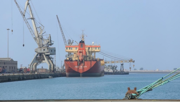 جماعة الحوثي: سفينة وقود تصل ميناء الحديدة احتجزها التحالف تسعة أشهر