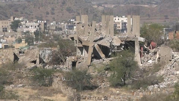 الحوثيون يفجرون 14 منزلاً في تعز