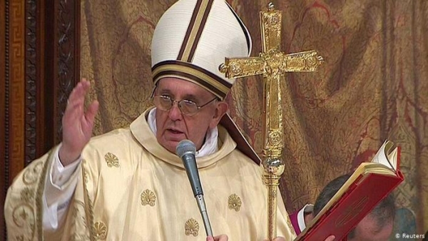 بابا الفاتيكان يدعو لإيجاد حلول سريعة للأزمة في اليمن