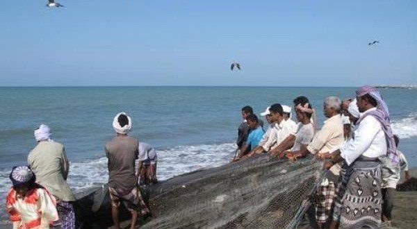 صيادو اليمن يفقدون رزقهم في البحر بسبب توترات البر