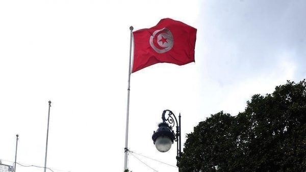تونس: الظرف المشبوه كان موجها للرئيس وأصاب موظفة بفقدان بصر