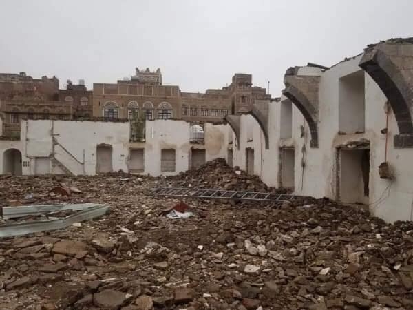 جماعة الحوثي تهدم مسجدا أثريا يعود للقرن الأول الهجرى في صنعاء