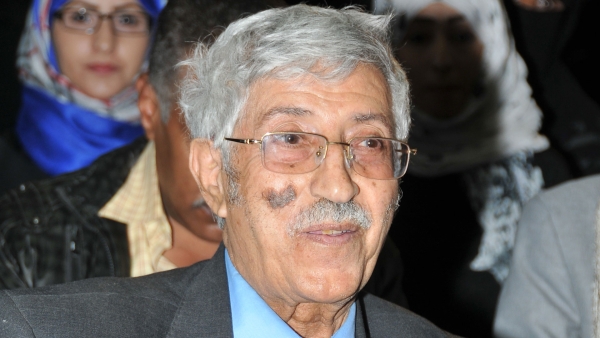 المجلس الرئاسي ينعي وفاة شاعر اليمن الكبير الدكتور عبدالعزيز المقالح