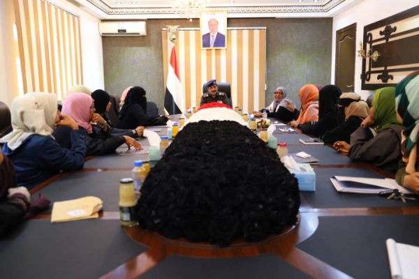 وزير الداخلية يدعو القيادات النسوية إلى تشكيل مجلس شرطوي