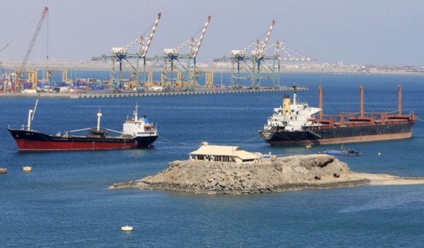 جماعة الحوثي تنفي وصول أي سفينة إلى ميناء الحديدة