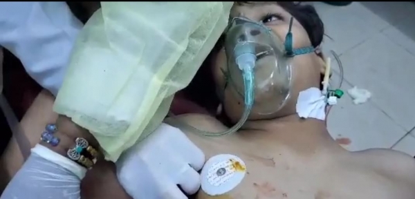 بالفيديو.. ارتفاع أعداد المصابين جراء القصف الحوثي الذي استهدف أحد الأحياء السكنية بمأرب