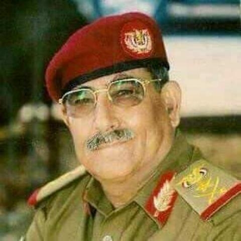 صنعاء.. وفاة وزير الدفاع الأسبق عبد الملك السياني متأثرا بإصابته بكورونا