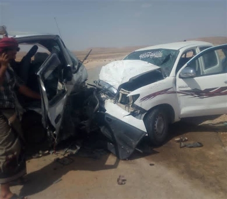 حادث مروري مروع يودي بحياة 5 ويصيب 15 آخرين في حضرموت