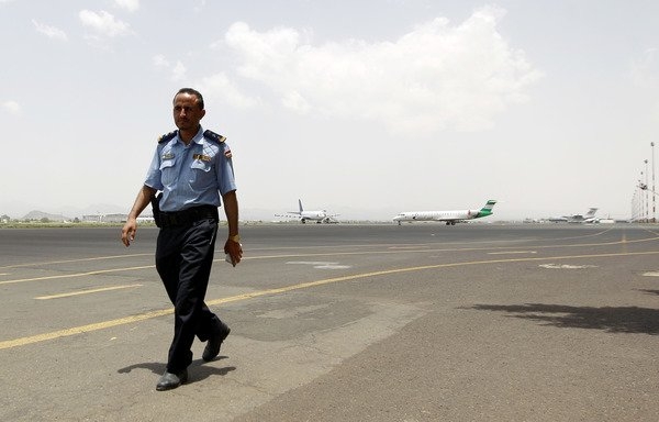 بدعم من إيران.. الحوثيون يتحكمون بحركة الطيران المدني في الأجواء اليمنية
