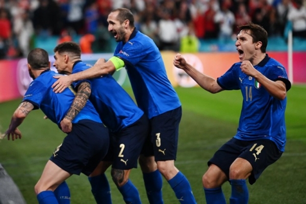 إيطاليا تتوج ببطولة كأس أمم أوروبا بعد تغلبها على إنجلترا (فيديو)
