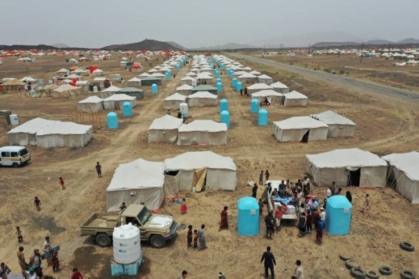 سلطة مأرب تجهز خمسة مخيمات جديدة لإستيعاب 55 ألف نازح في المحافظة