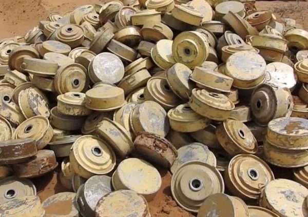 انتزاع 6 ألغام فردية زرعها الحوثيون في "ميدي" بحجة