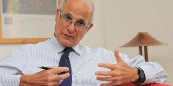 السفير البريطاني يعلن نهاية فترة عمله في اليمن