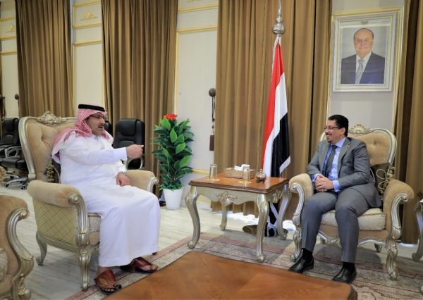 مباحثات يمنية-سعودية بشأن المغتربين.. وآل جابر يشدد على أهمية تنفيذ اتفاق الرياض