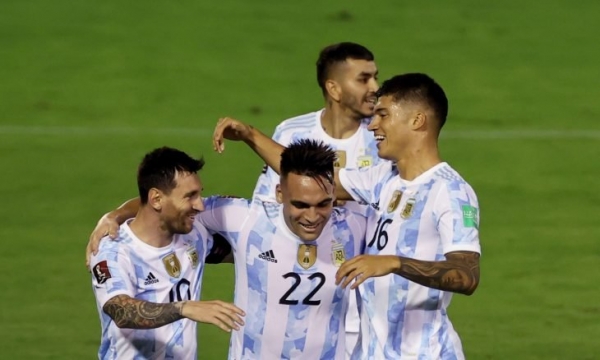 الأرجنتين تحقق فوزا مقنعا على فنزويلا في تصفيات كأس العالم
