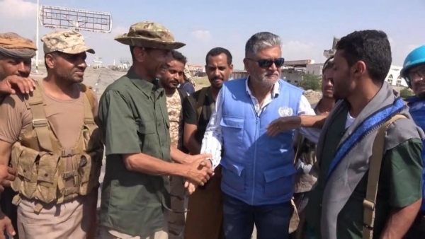 الأحمر: الحوثيون وضعوا بعثة الأمم المتحدة في الحديدة تحت الإقامة الجبرية