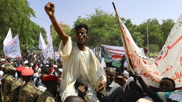 السودان.. مظاهرة مؤيدة للجيش في الخرطوم وأنصار 