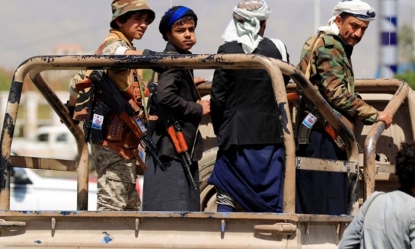 الحوثيون يختطفون مواطنا بعد إقتحام منزله في حزم العدين غربي إب