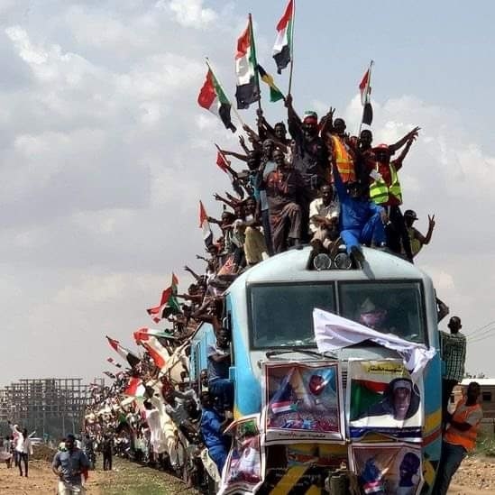 السودان: ما هي الوثيقة الدستورية التي علقها البرهان؟