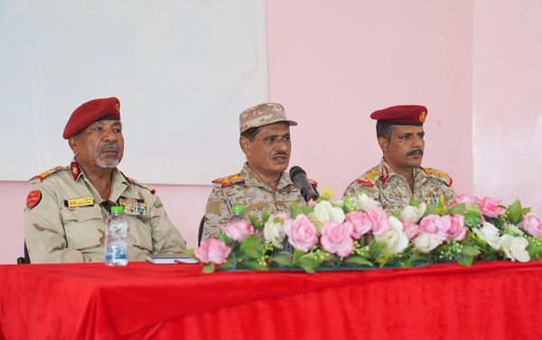 بعد إعلانه حالة الطوارئ.. المحافظ البحسني يؤكد أن الحوثيين 
