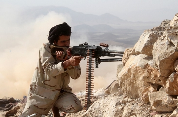 إندلاع معارك بين القوات الحكومية والحوثيين بجبهة الدفاع الجوي شمال غربي تعز