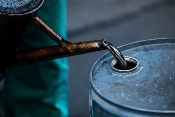 النفط يلامس 90 دولارا بفعل توترات أوكرانيا والشرق الأوسط